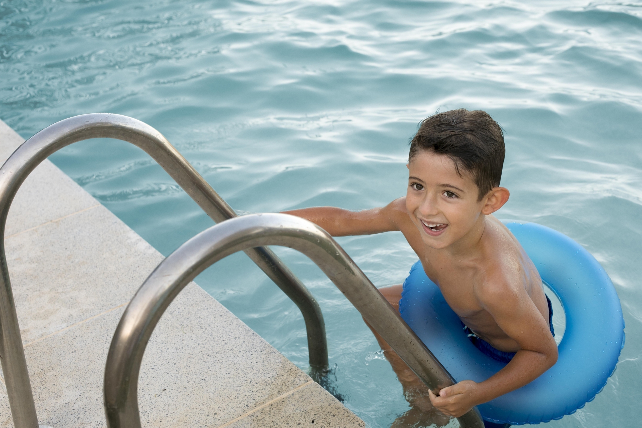 Read more about the article The Benefits of Learning How to Swim at a Young Age